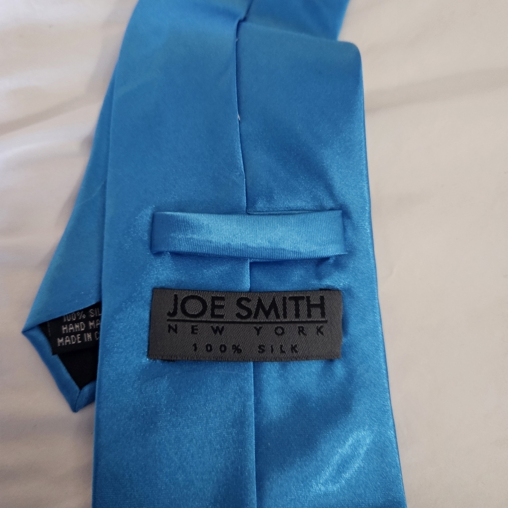 Vibrant Blue Silk Men's Tie - Picture 2 of 4